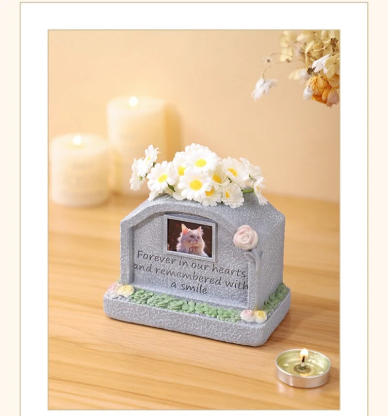 Pet Memorial Heart-Shaped Flower Tombstone – Resin Monument for Dogs & Cats